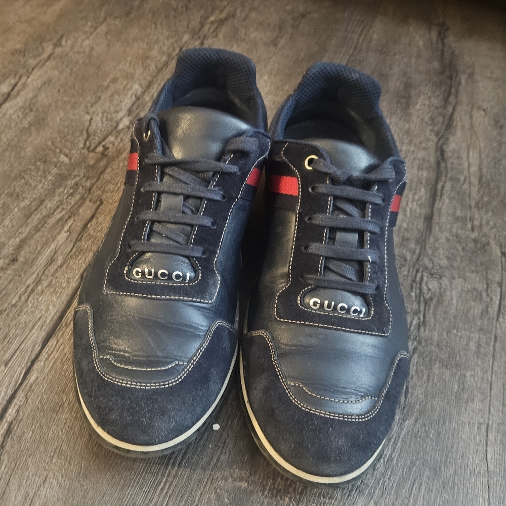 Gucci Men's Dark Blue Sneakers with Red Accents